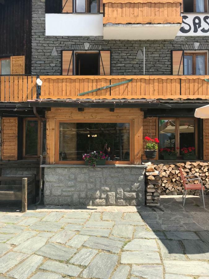Hotel Sasso Nero Chiesa in Valmalenco Exterior foto